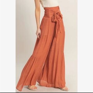 Women's High-Waisted Wide-Leg Boutique Pants in Rust